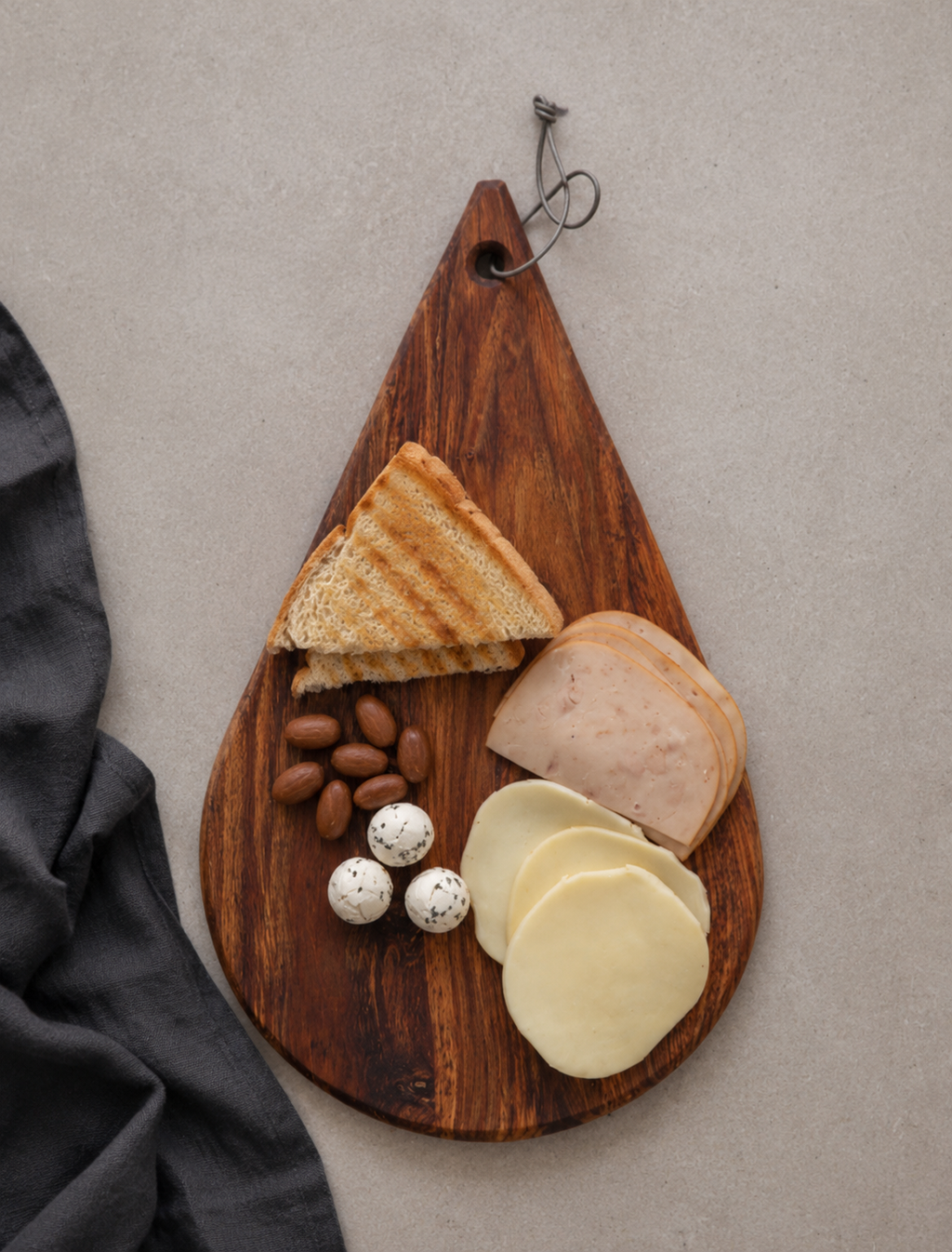 The Arrow Cutting Board