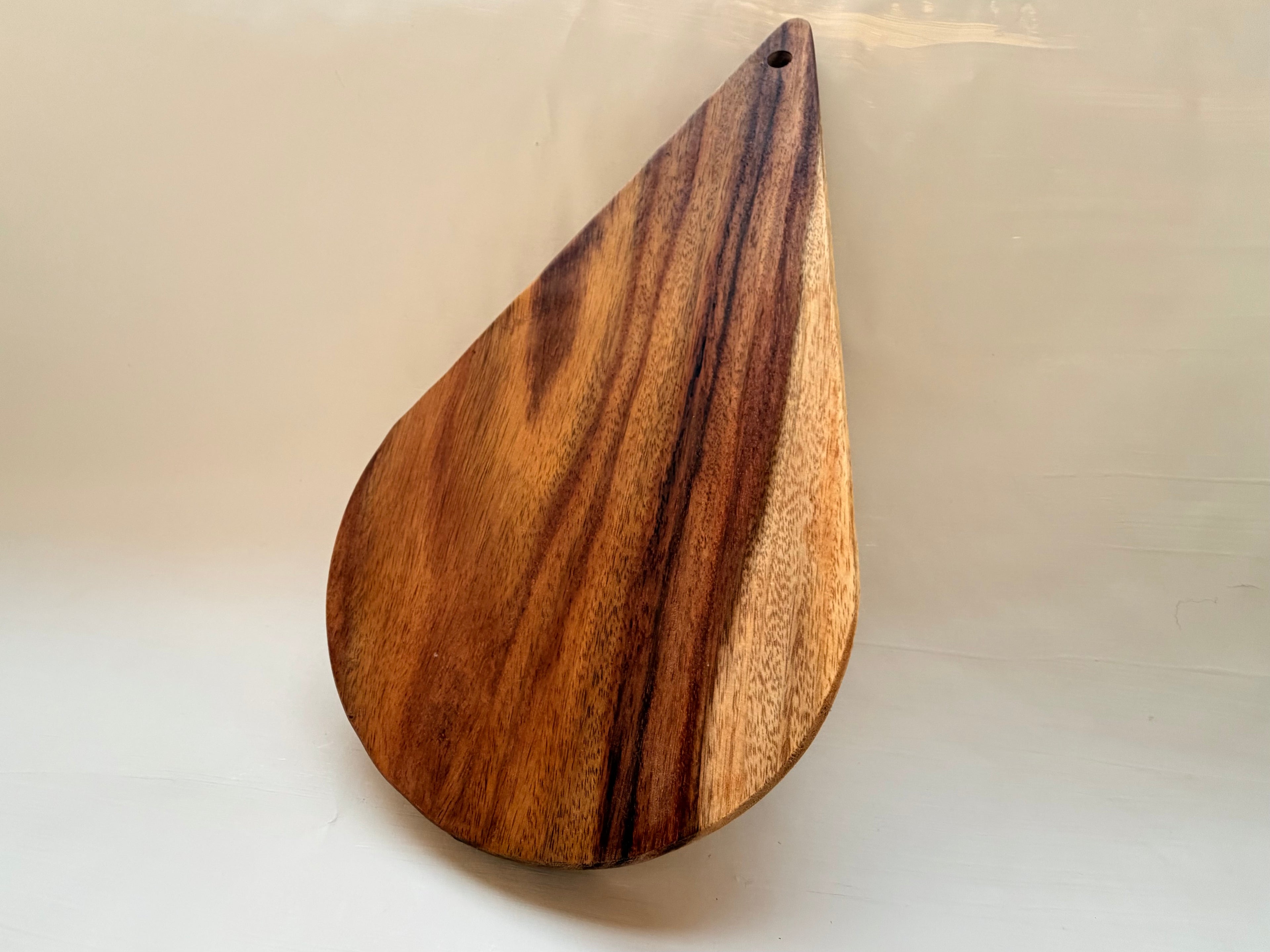 The Arrow Cutting Board